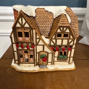 Lefton Colonial Village Hampshire House